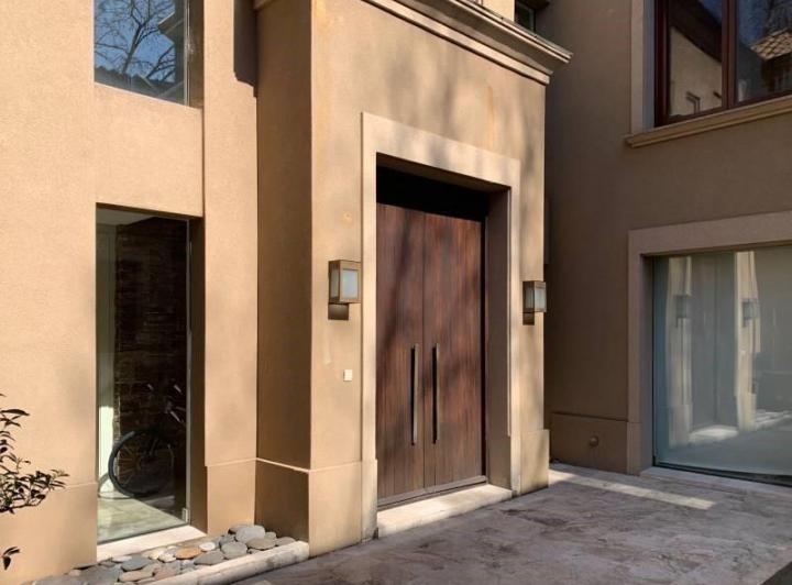 Casa · 300m² · 5 Ambientes · 1 Cochera