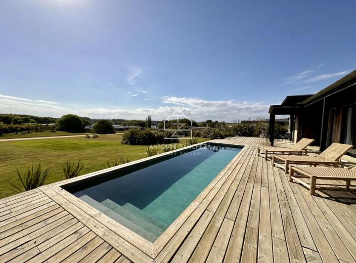 Casa · 4000m² · 4 Ambientes · 1 Cochera
