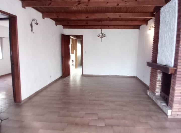 Casa · 100m² · 4 Ambientes · 1 Cochera