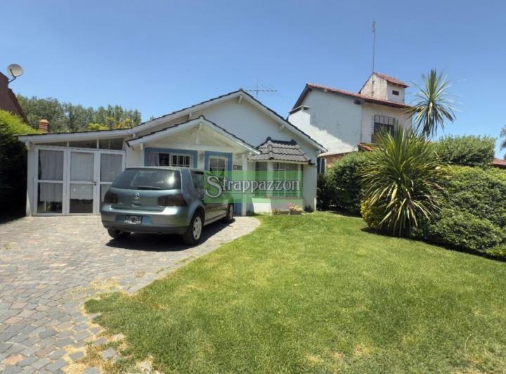 Casa · 120m² · 4 Ambientes · 4 Cocheras