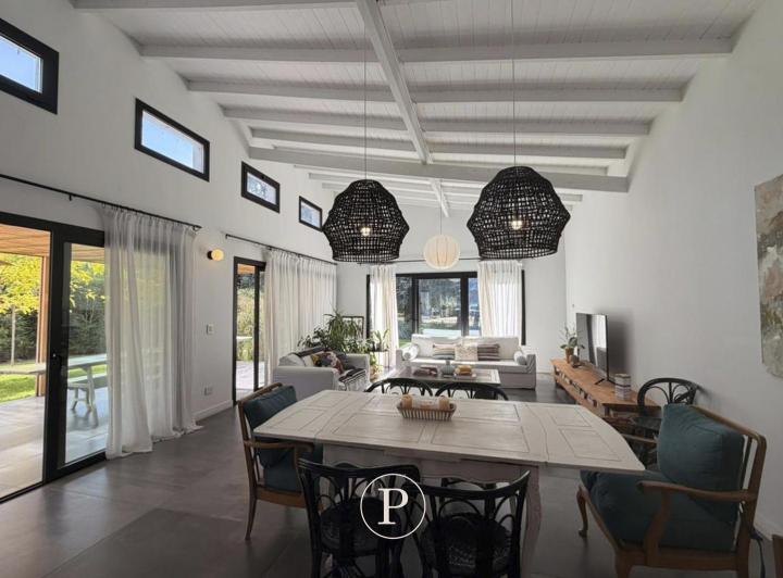Casa · 150m² · 6 Ambientes · 1 Cochera