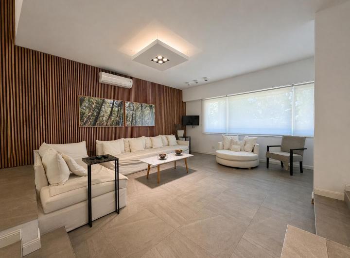 Casa · 550m² · 5 Ambientes · 1 Cochera