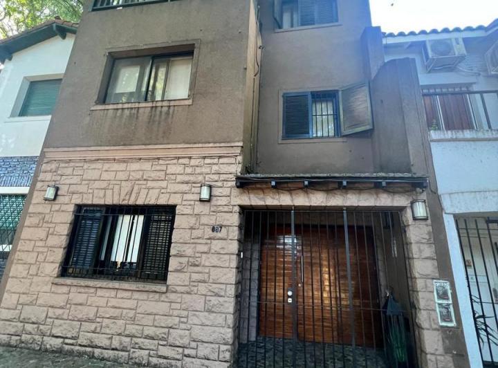 Casa · 198m² · 7 Ambientes · 1 Cochera