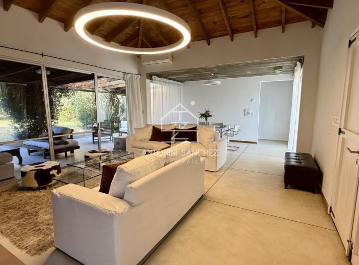 Casa · 2296m² · 5 Ambientes