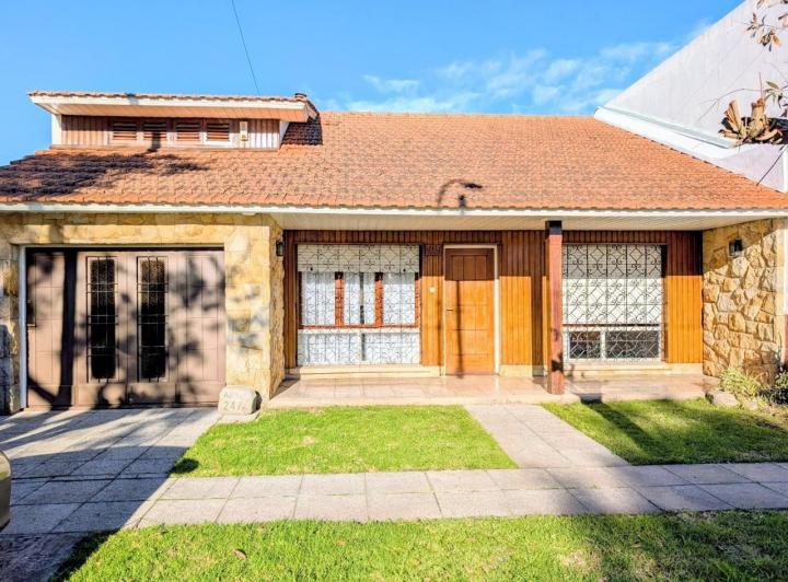 Casa · 120m² · 5 Ambientes · 1 Cochera