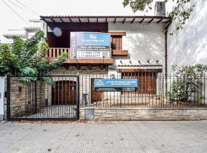 Casa · 317m² · 5 Ambientes · 2 Cocheras