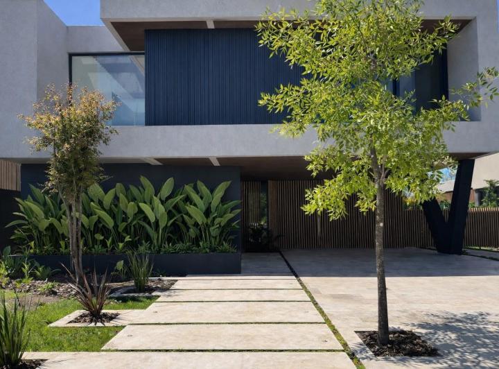 Casa · 550m² · 7 Ambientes · 2 Cocheras