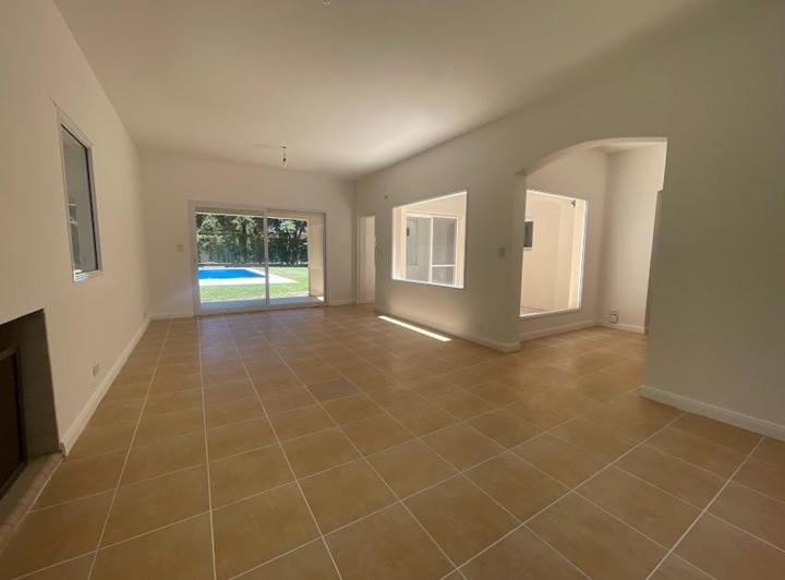 Casa · 265m² · 6 Ambientes · 5 Cocheras
