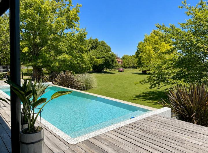 Casa · 130m² · 4 Ambientes · 2 Cocheras