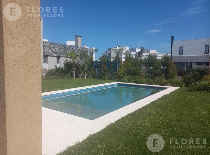 Casa · 177m² · 6 Ambientes · 2 Cocheras