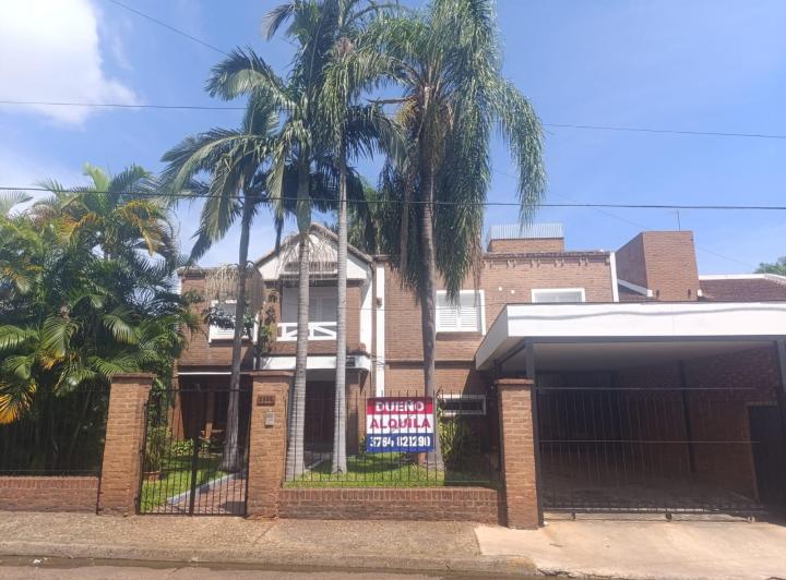 Casa · 280m² · 4 Dormitorios · 4 Cocheras