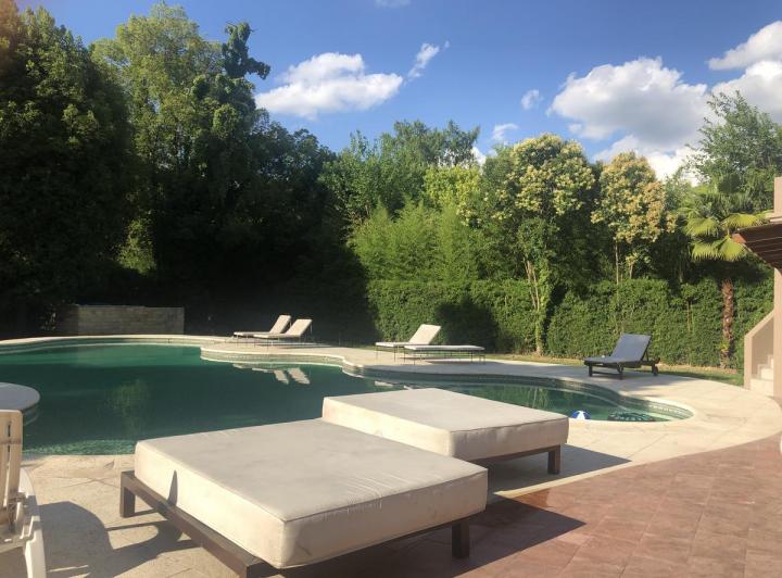 Casa · 640m² · 15 Ambientes · 4 Cocheras