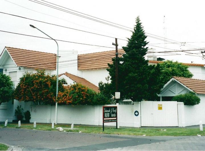 Casa · 180m² · 5 Ambientes · 1 Cochera