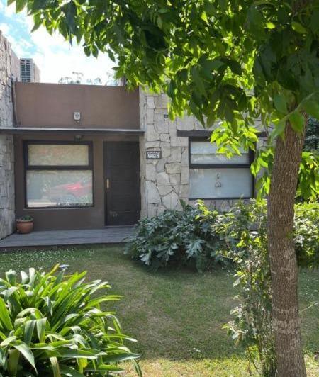 Casa · 200m² · 3 Ambientes