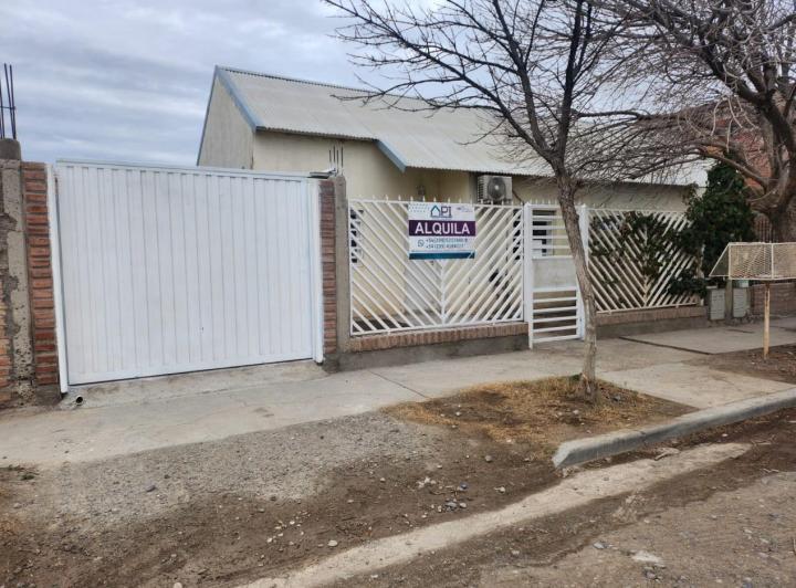 Casa · 85m² · 2 Dormitorios · 2 Cocheras