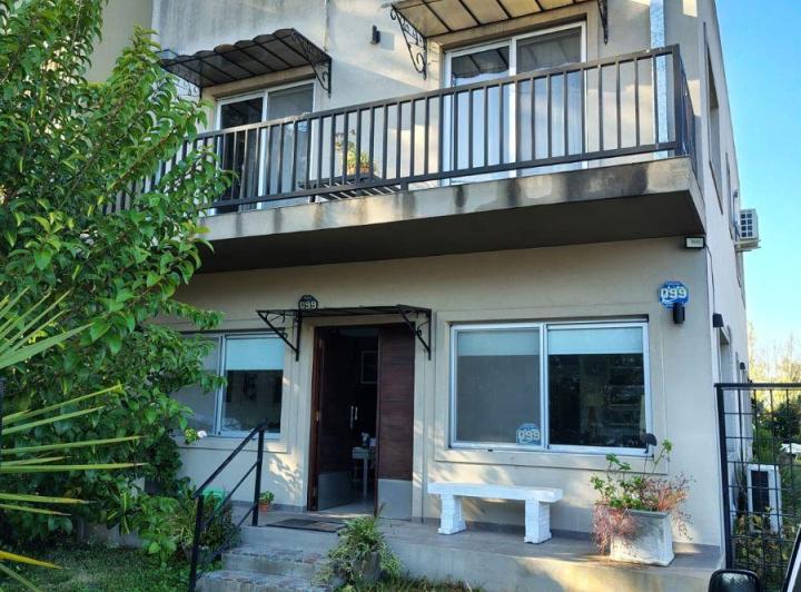 Casa · 180m² · 5 Ambientes · 1 Cochera
