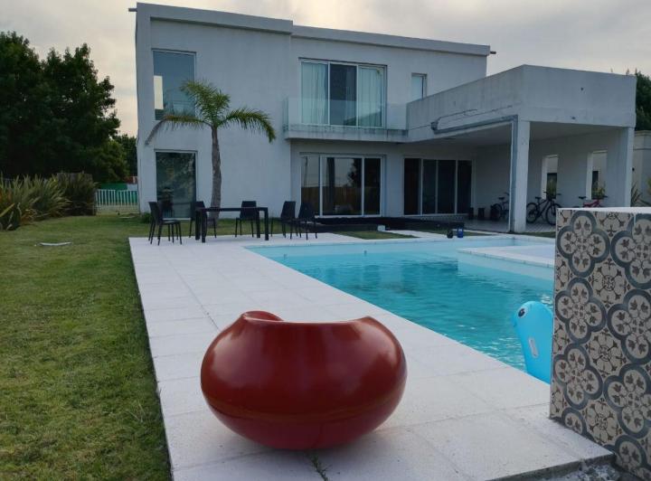 Casa · 1000m² · 3 Ambientes