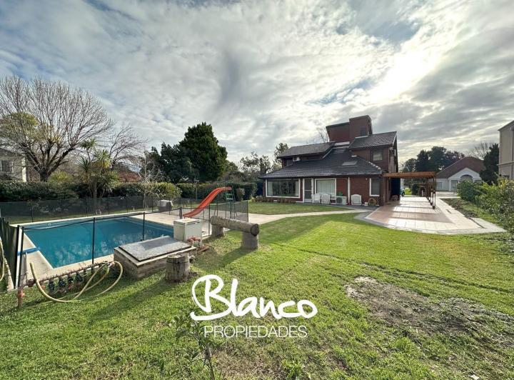 Casa · 155m² · 4 Ambientes · 1 Cochera