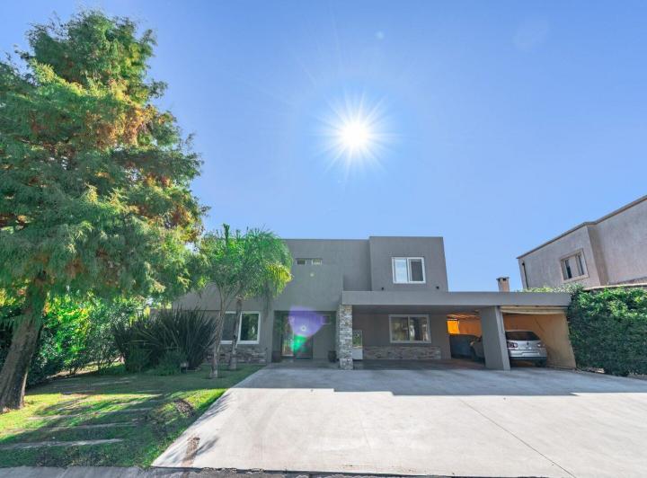 Casa · 199m² · 6 Ambientes