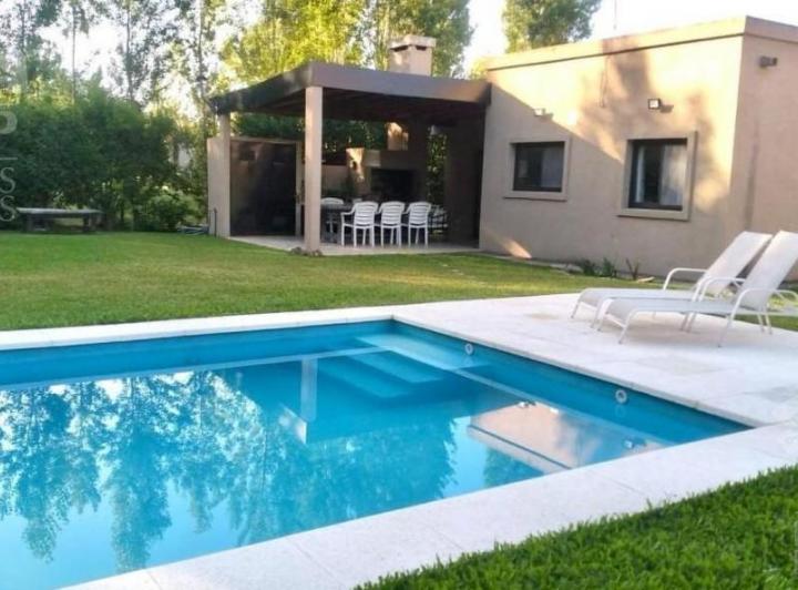 Casa · 150m² · 4 Ambientes · 1 Cochera