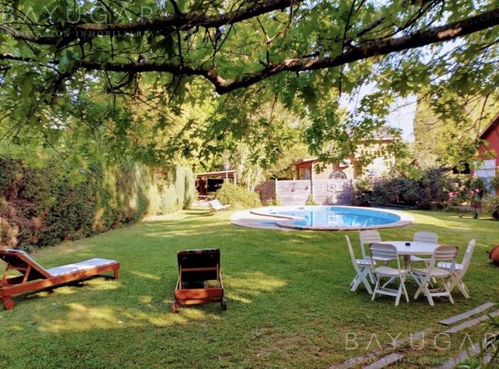 Casa · 85m² · 3 Ambientes · 4 Cocheras