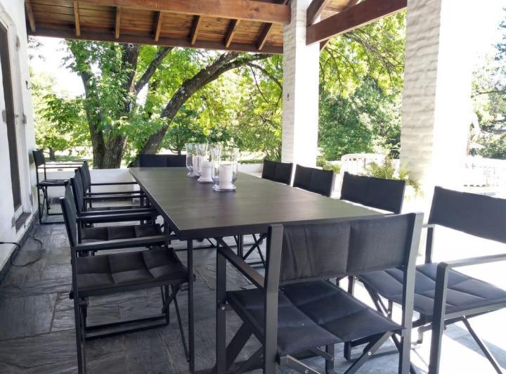 Casa · 400m² · 6 Ambientes · 2 Cocheras