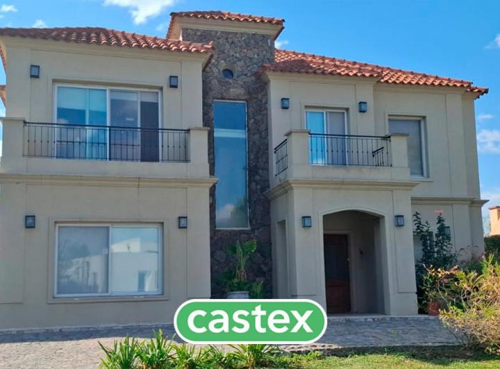 Casa · 330m² · 6 Ambientes · 1 Cochera