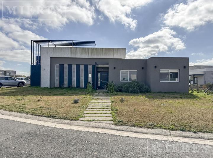 Casa · 150m² · 5 Ambientes