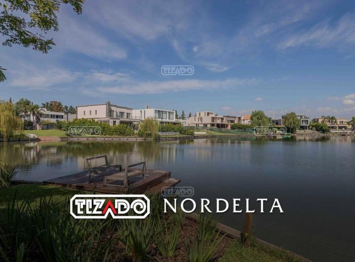 Casa · 340m² · 4 Ambientes · 3 Cocheras