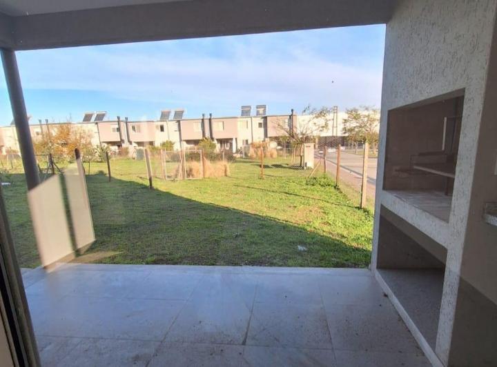 Casa · 104m² · 4 Ambientes · 2 Cocheras