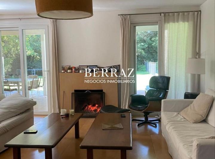 Casa · 324m² · 5 Ambientes · 1 Cochera