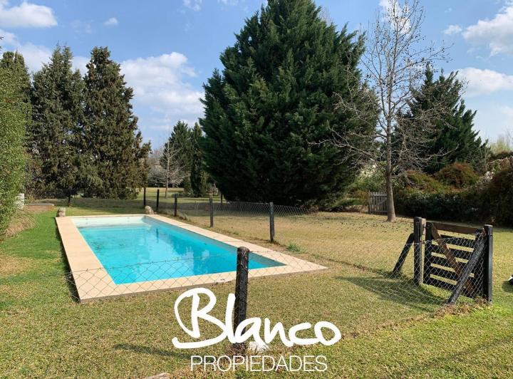 Casa · 250m² · 4 Ambientes · 4 Cocheras
