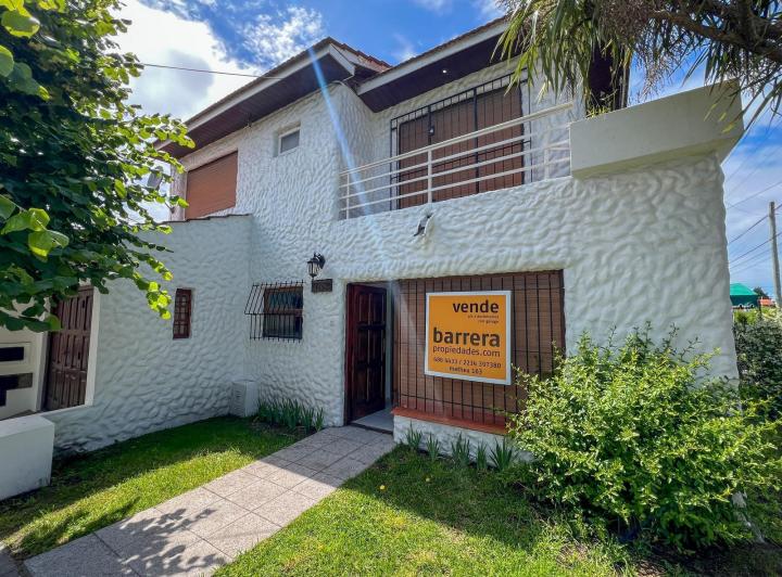 Casa · 83m² · 3 Ambientes · 1 Cochera