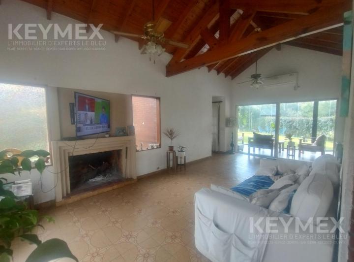 Casa · 800m² · 4 Ambientes · 2 Cocheras