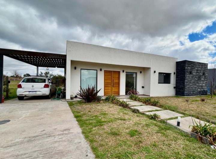 Casa · 110m² · 3 Ambientes · 1 Cochera