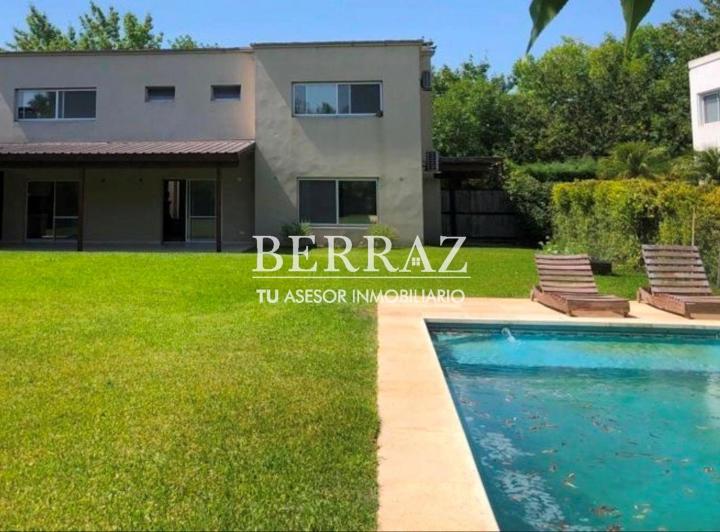 Casa · 267m² · 5 Ambientes · 4 Cocheras