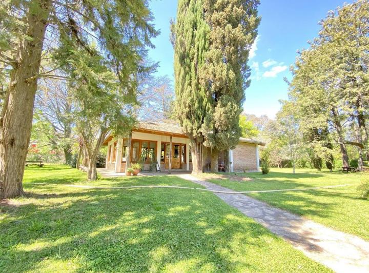 Casa · 351m² · 4 Ambientes · 1 Cochera