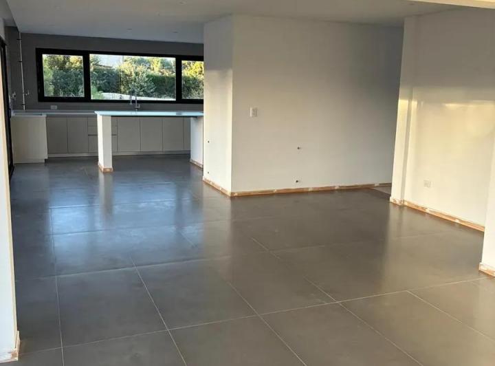 Casa · 250m² · 6 Ambientes