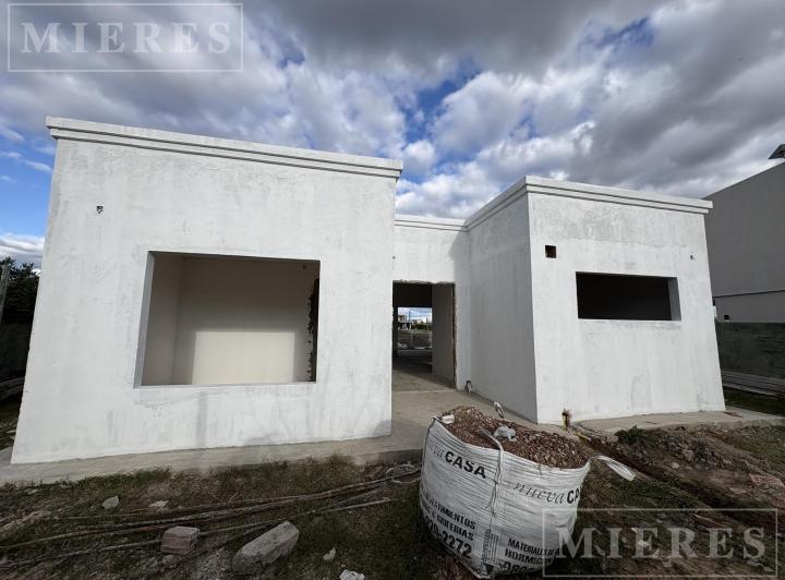 Casa · 144m² · 4 Ambientes · 1 Cochera