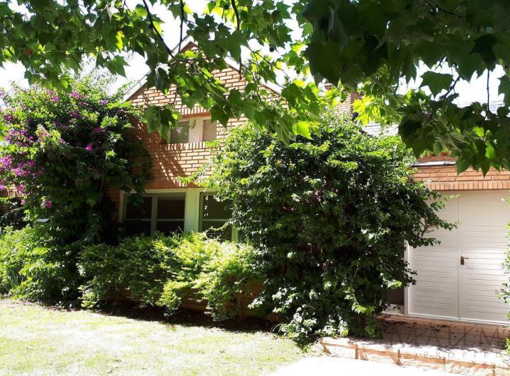 Casa · 330m² · 6 Ambientes