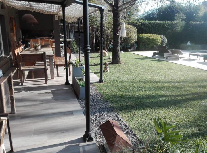 Casa · 1000m² · 12 Ambientes