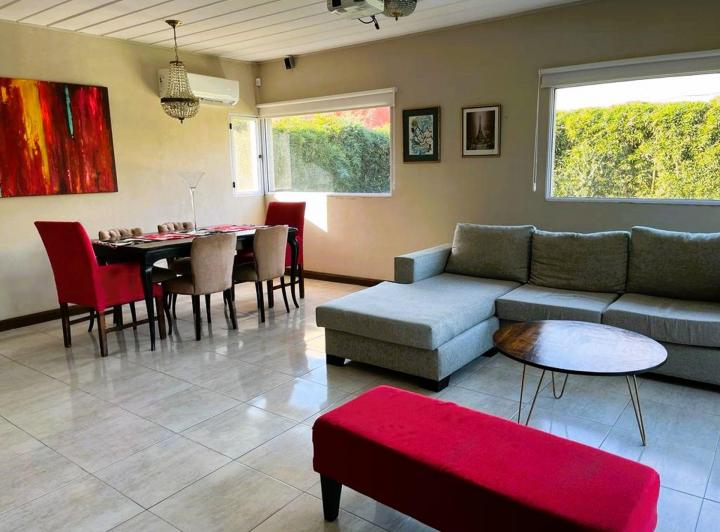 Casa · 150m² · 4 Ambientes · 2 Cocheras