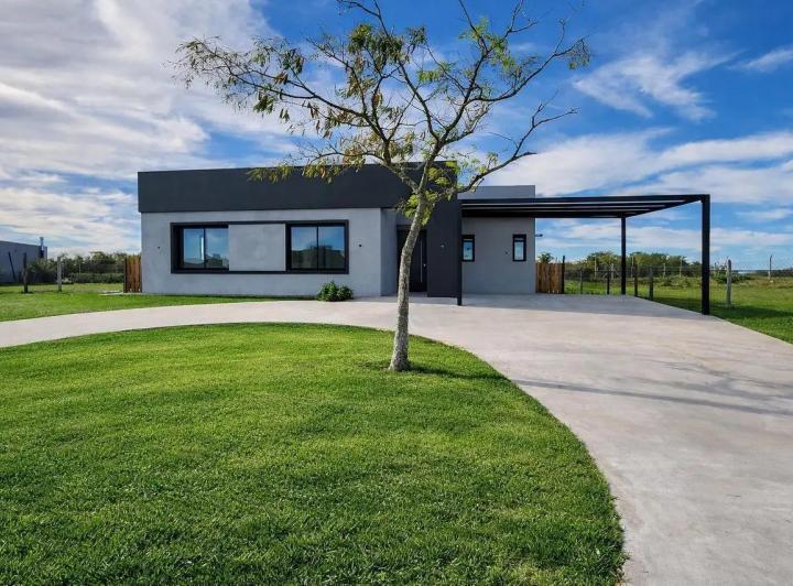 Casa · 160m² · 5 Ambientes · 4 Cocheras