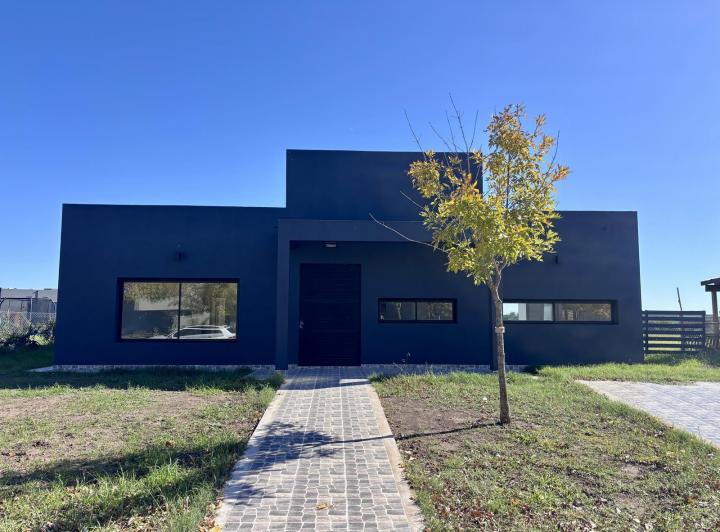 Casa · 230m² · 4 Ambientes