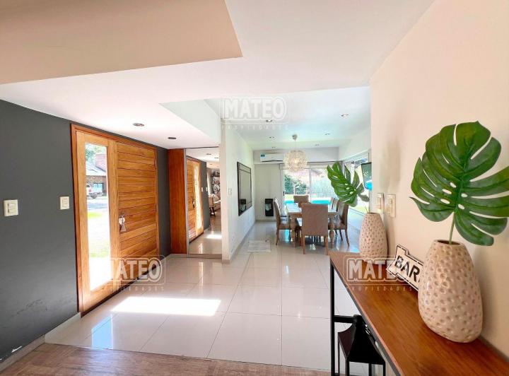 Casa · 240m² · 5 Ambientes