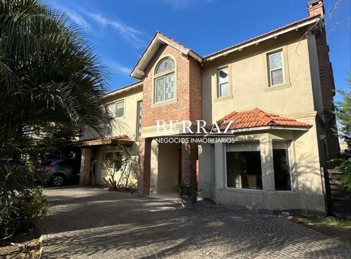 Casa · 191m² · 4 Ambientes · 1 Cochera