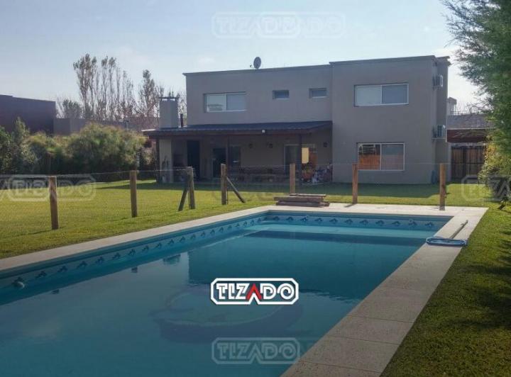 Casa · 250m² · 5 Ambientes