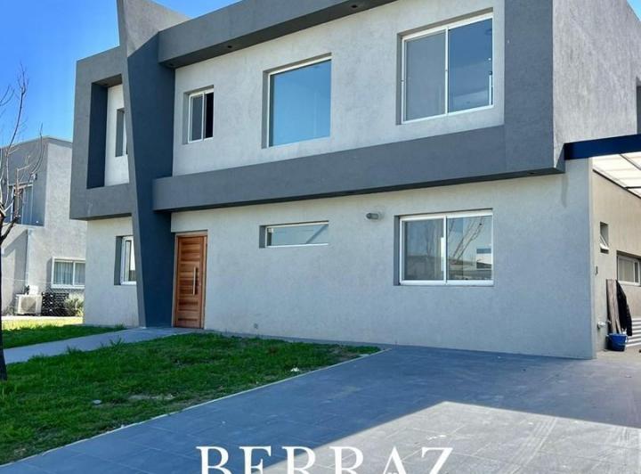 Casa · 240m² · 5 Ambientes · 2 Cocheras