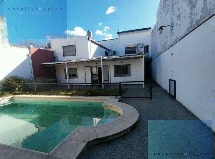 Casa · 90m² · 4 Ambientes · 1 Cochera