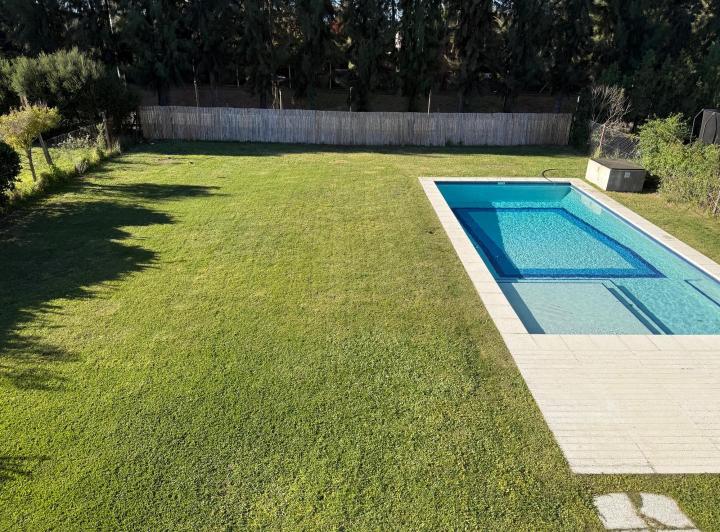 Casa · 220m² · 6 Ambientes · 7 Cocheras